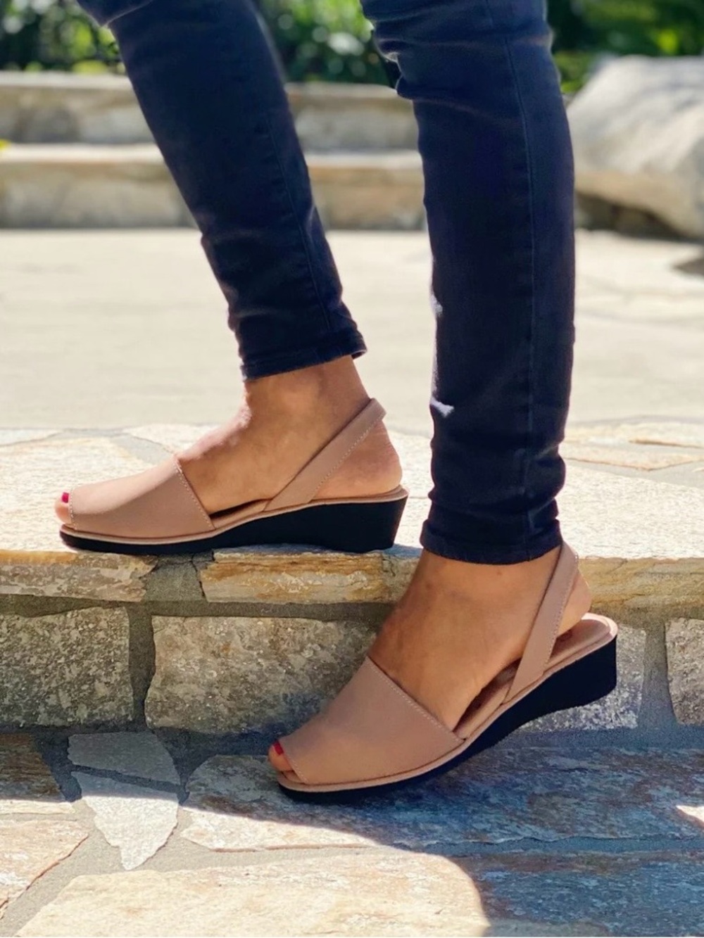 Women's Midi Wedge Slingback in Tan Nubuck. Size US 7.